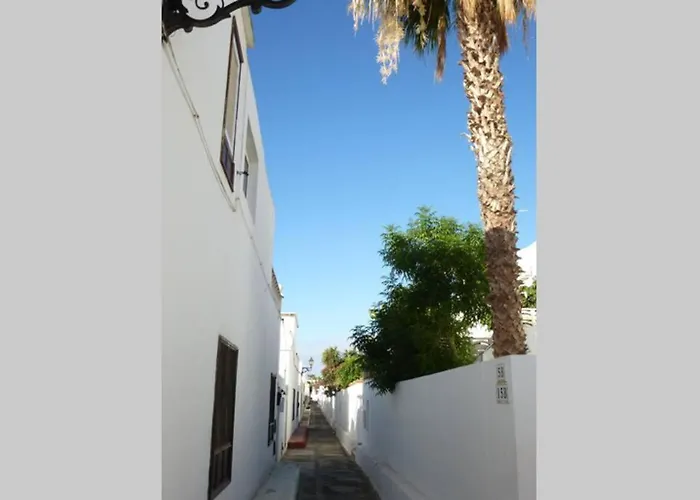 El Pasadizo - The Secret Passage-Puerto Del Carmen